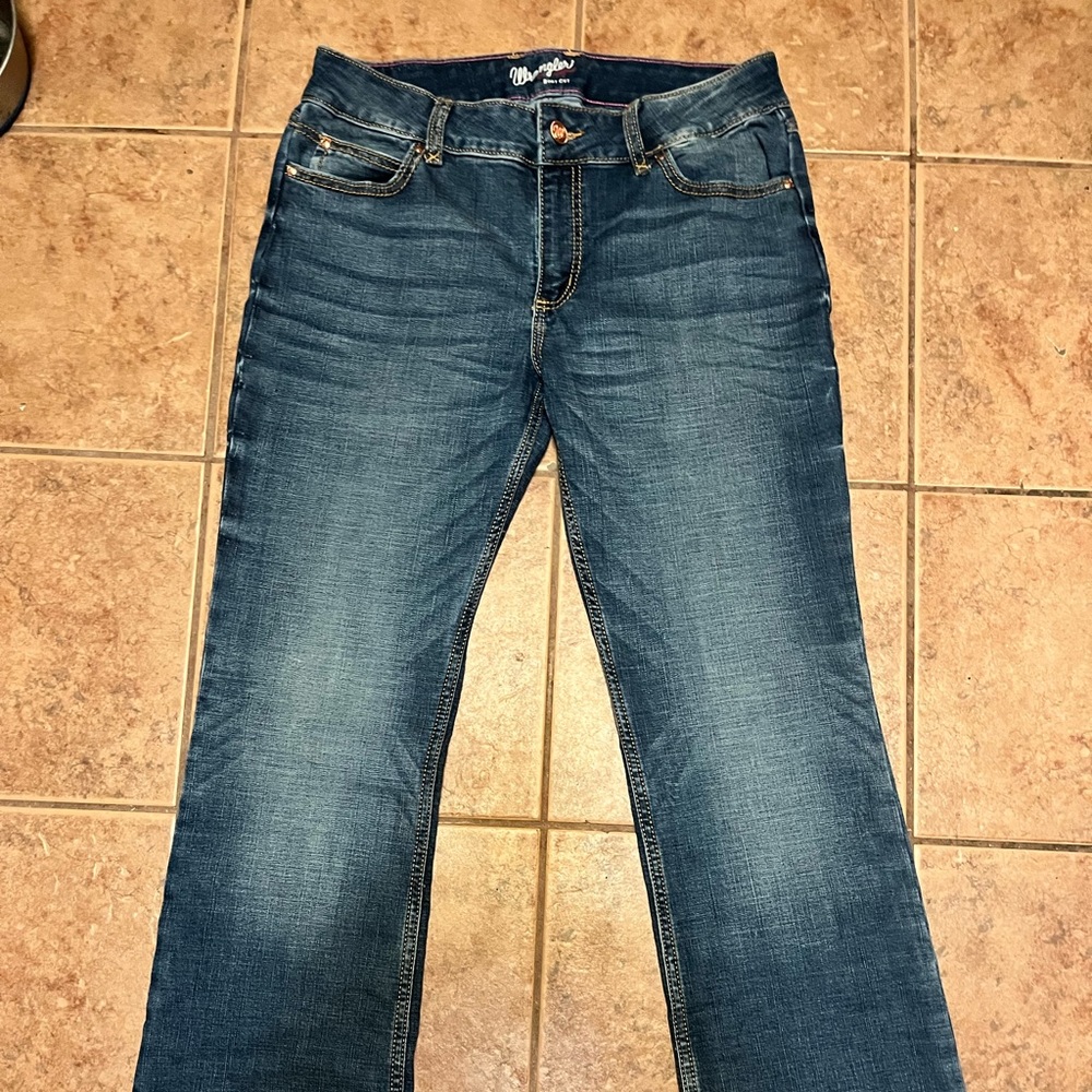 Women’s wrangler size 13/34 boot cut .